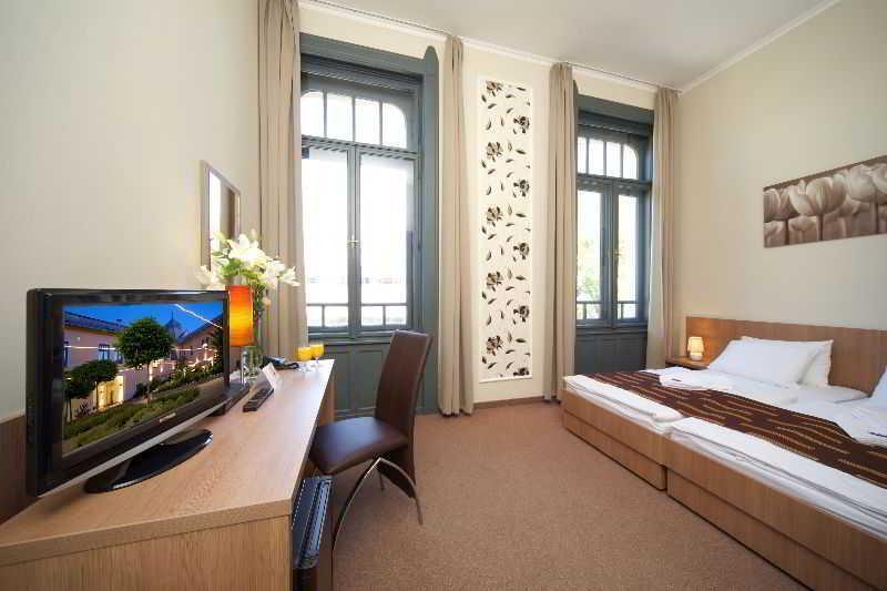 Erzsebet Kiralyne Szalloda 3*