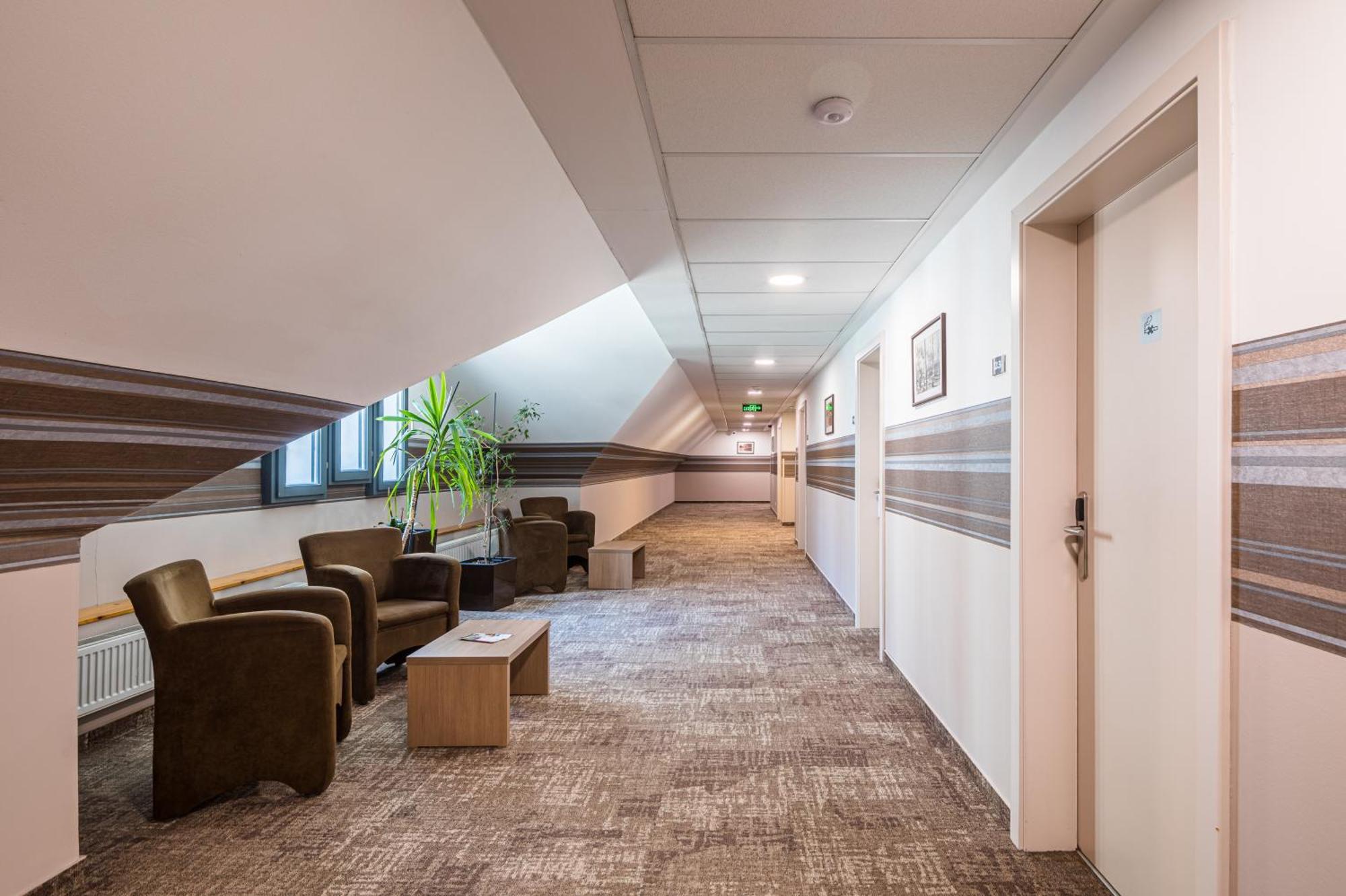 Hotel Queen Elizabeth Superior