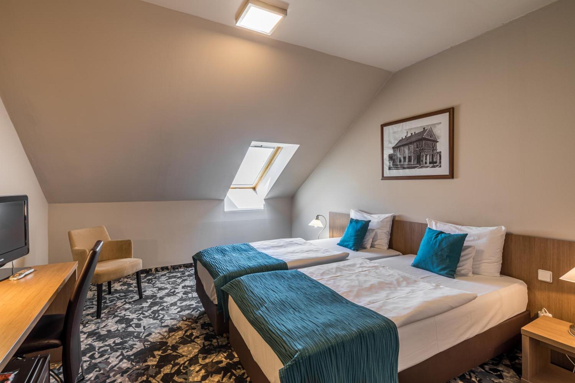 Erzsebet Kiralyne Szalloda 3* Godollo