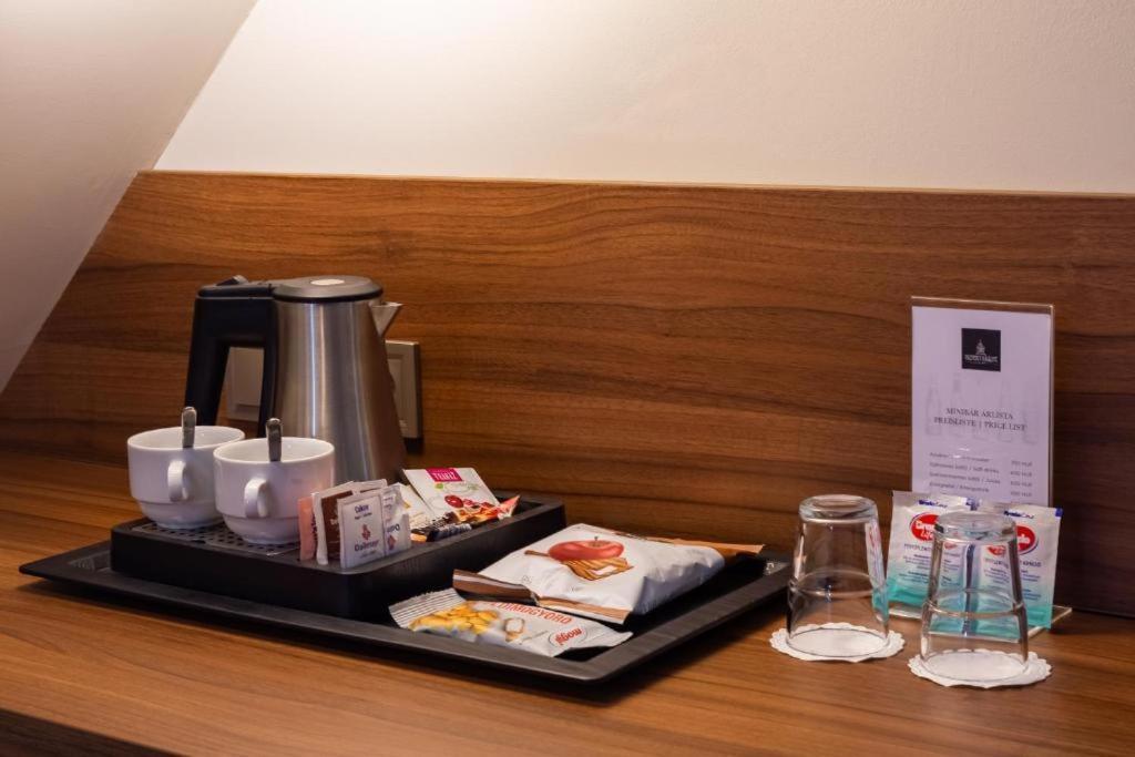 Erzsebet Kiralyne Szalloda Hotel 3*