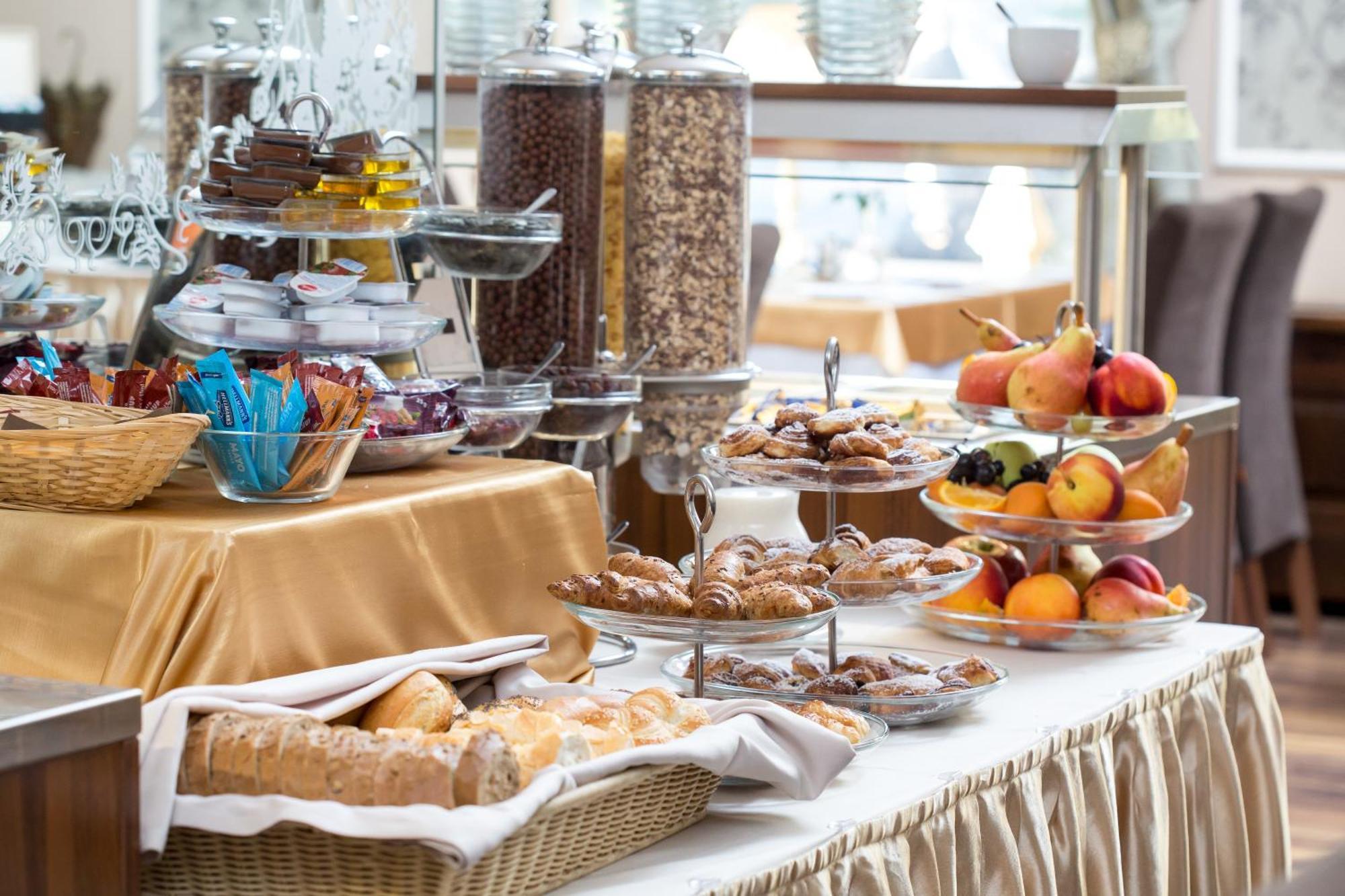 Erzsebet Kiralyne Szalloda Hotel