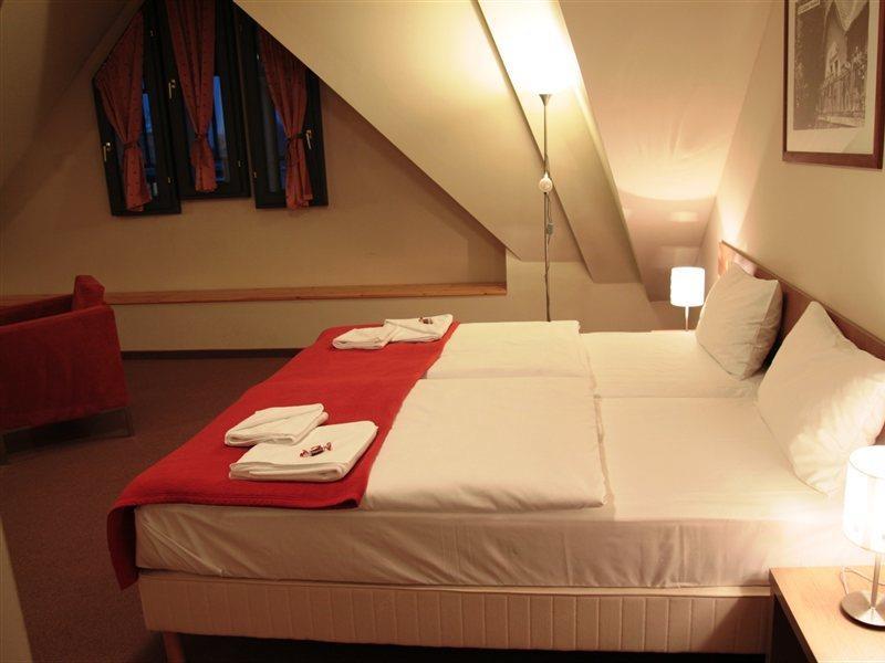 Hotel Erzsebet Kiralyne Szalloda 3*