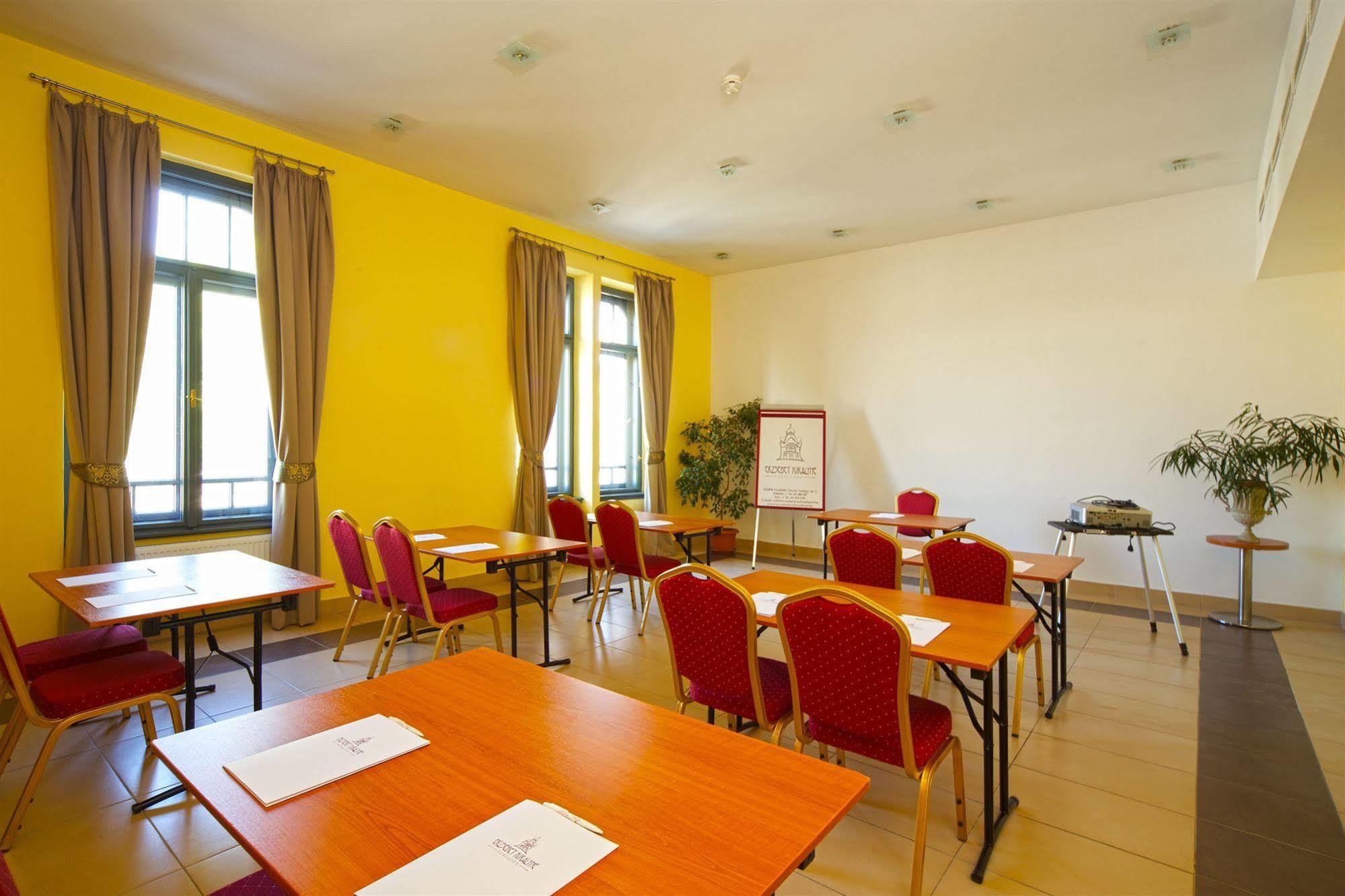 Erzsebet Kiralyne Szalloda 3*